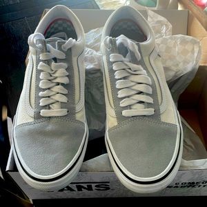 Men’s size 10 Skate Old Skool shoes